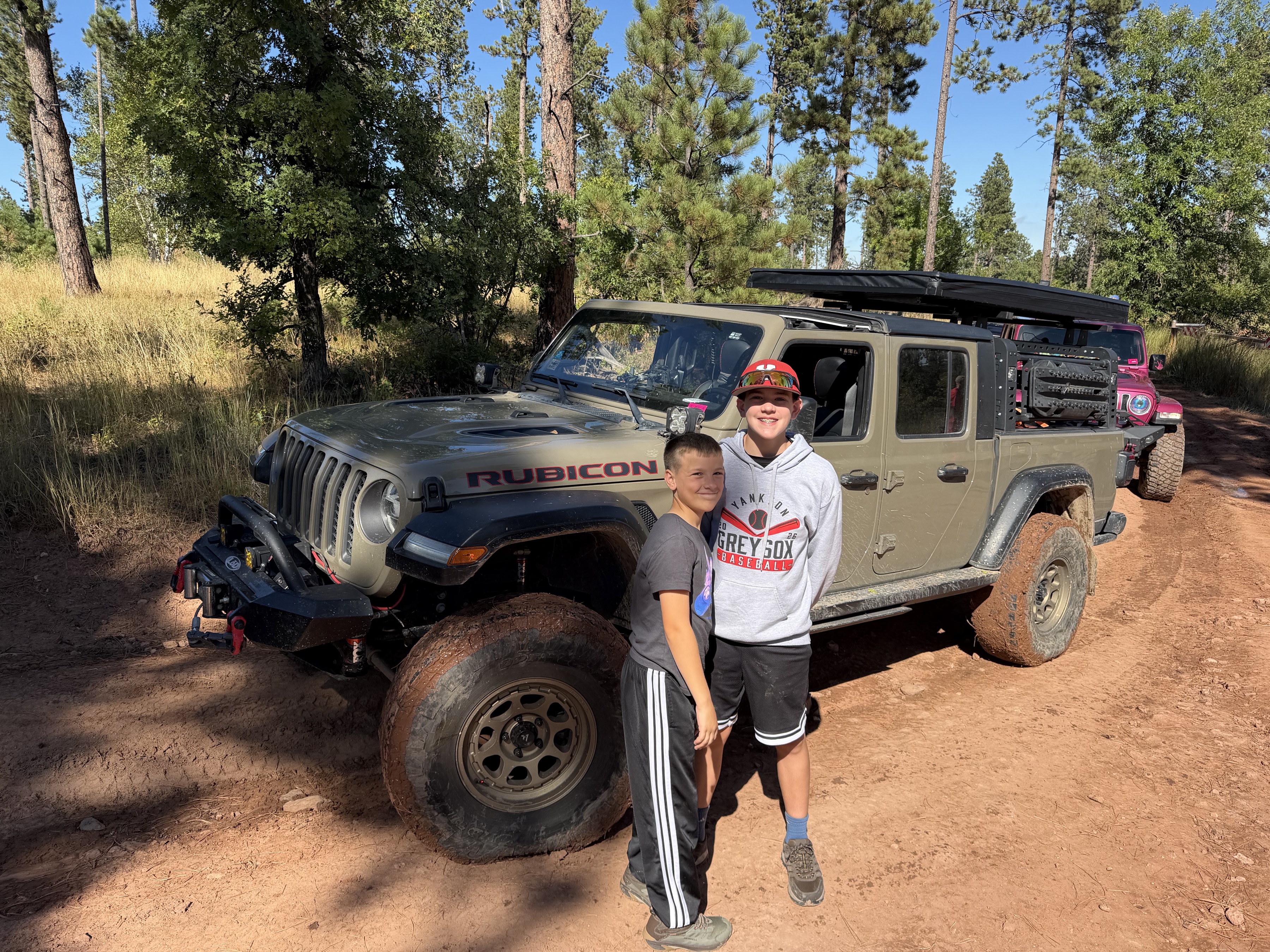 SD Wayfinder, a tan 2020 Jeep Gladiator on 37-inch tires with a 2.5-inch lift, photo 14 of 21