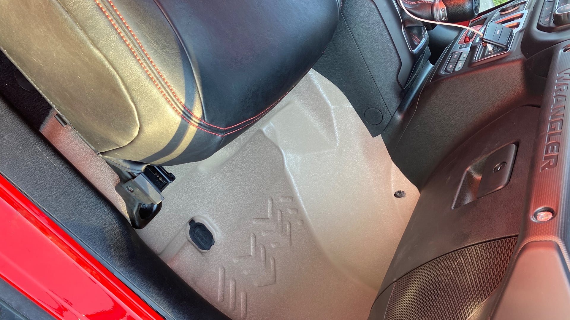 Scarlet Harlot photo 2