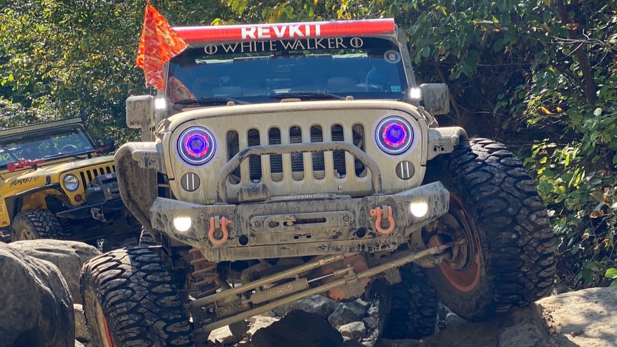 white_walker_jeep photo 1