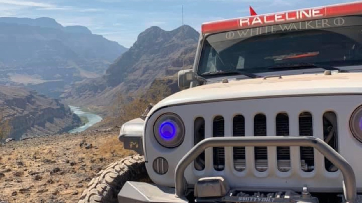 white_walker_jeep photo 2
