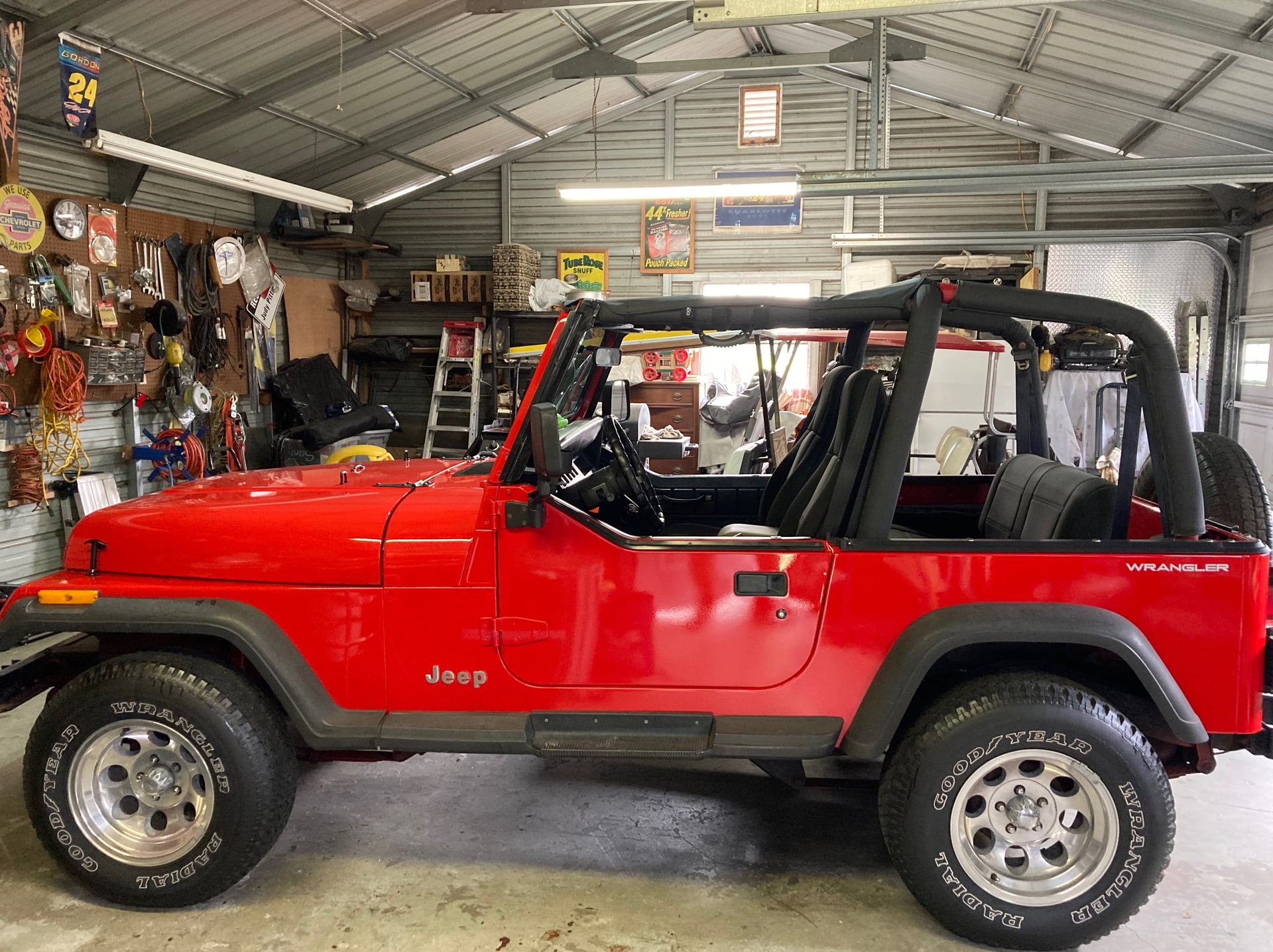 HoundDog’s YJ, a red 1993 Jeep Wrangler YJ, photo 13 of 15