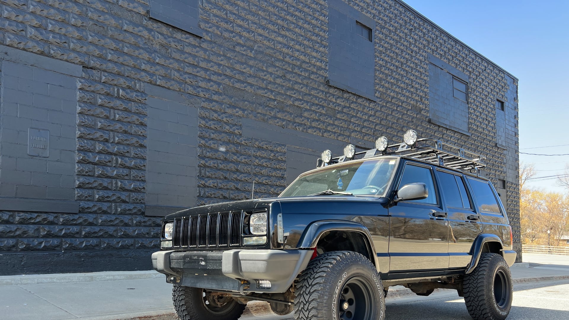 XJ-Black Betty photo 2