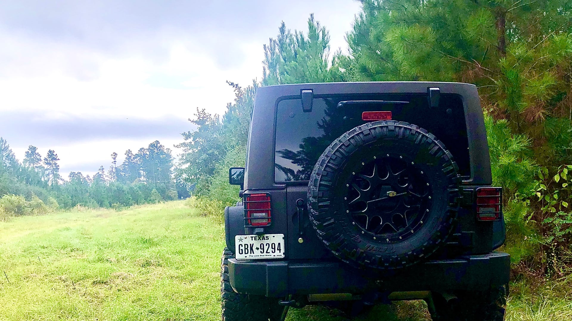 txmallkrawler, a gray 2015 Jeep Wrangler JKU on 35-inch tires, photo 10 of 20