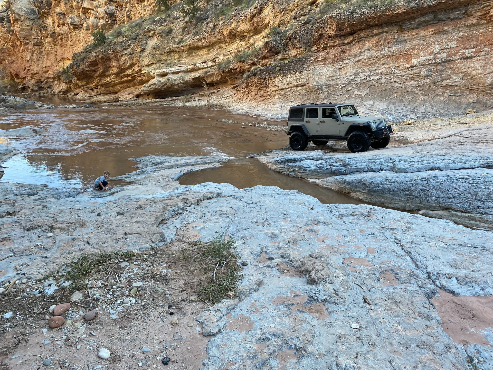 BUMPY, a tan 2018 Jeep Wrangler JKU on 40-inch tires with a 4.5-inch lift, photo 16 of 18