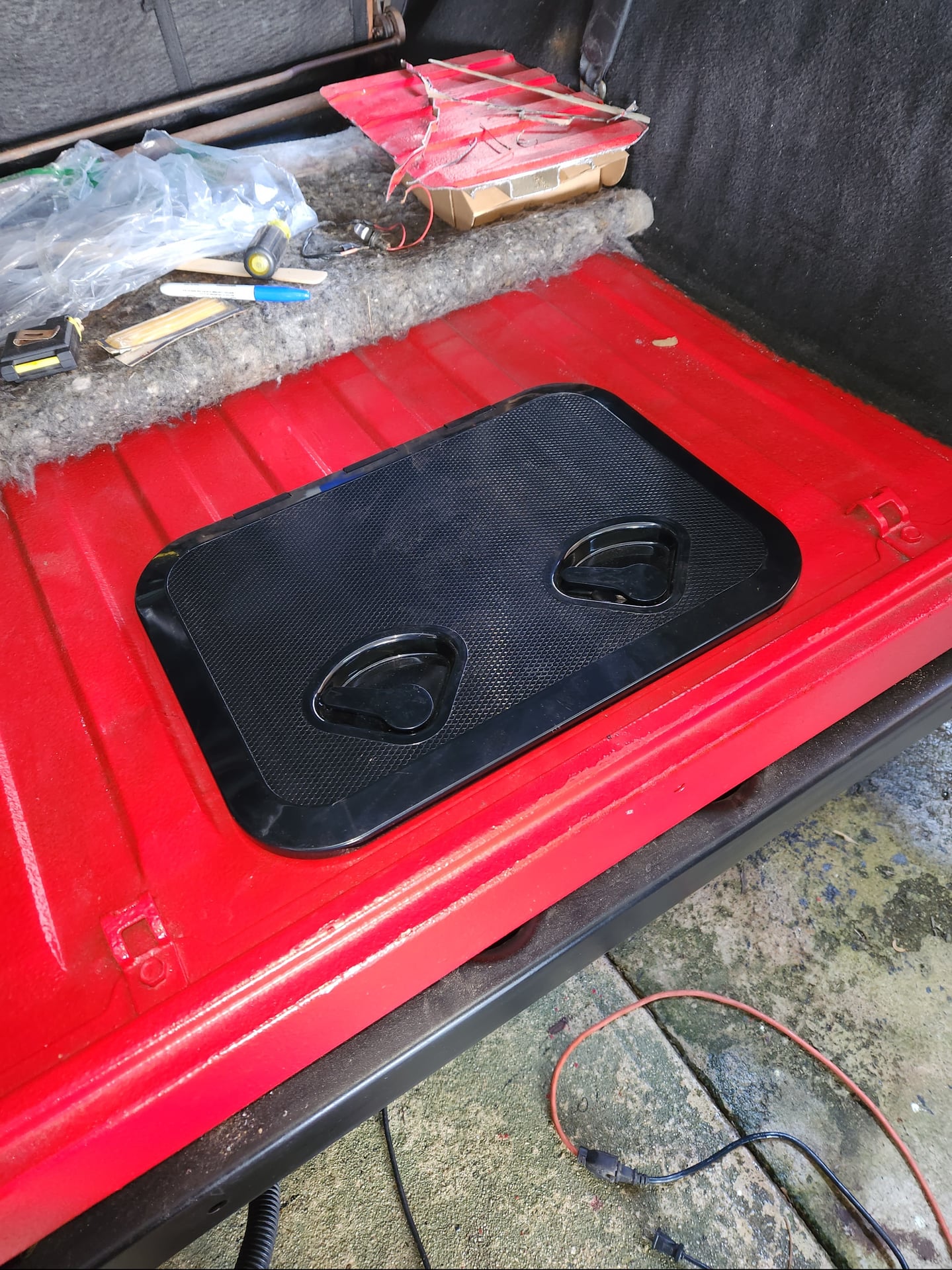 Gossamer, a red 2006 Jeep Wrangler LJ on 43-inch tires, photo 11 of 18