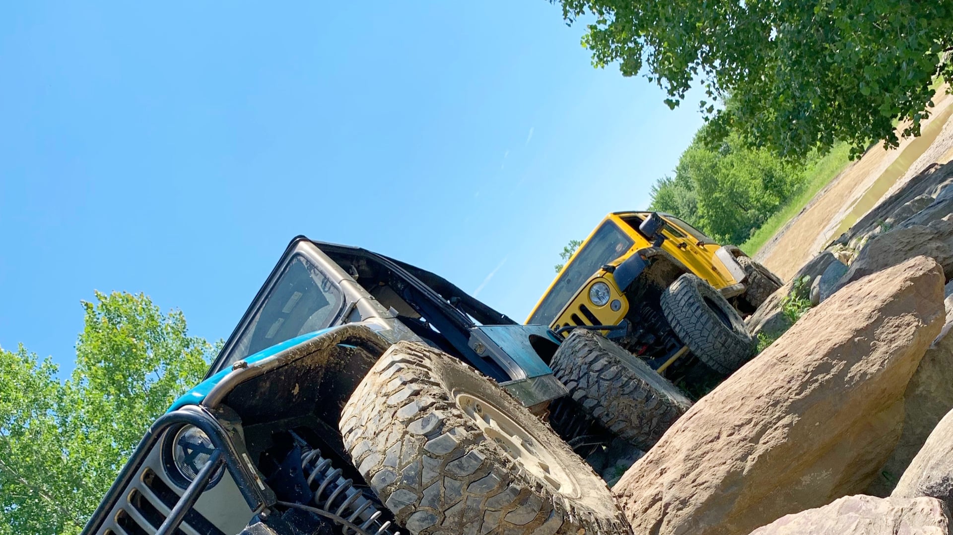 Yellerlife - Stretched LJ, a blue 2004 Jeep Wrangler LJ on 37-inch tires with a 4-inch lift, photo 11 of 12