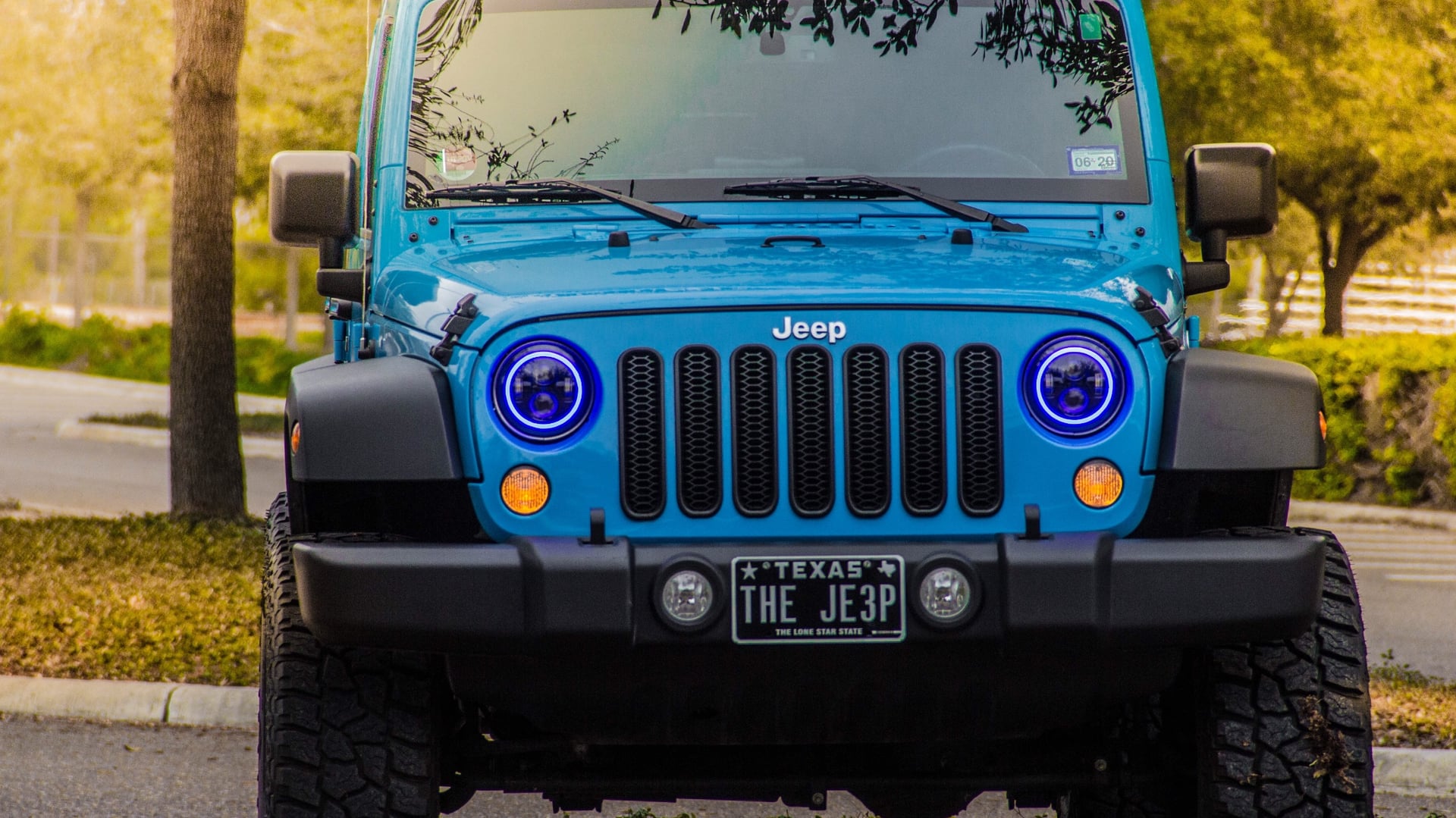 The Je3p, a blue 2017 Jeep Wrangler JK on 37-inch tires, photo 10 of 14