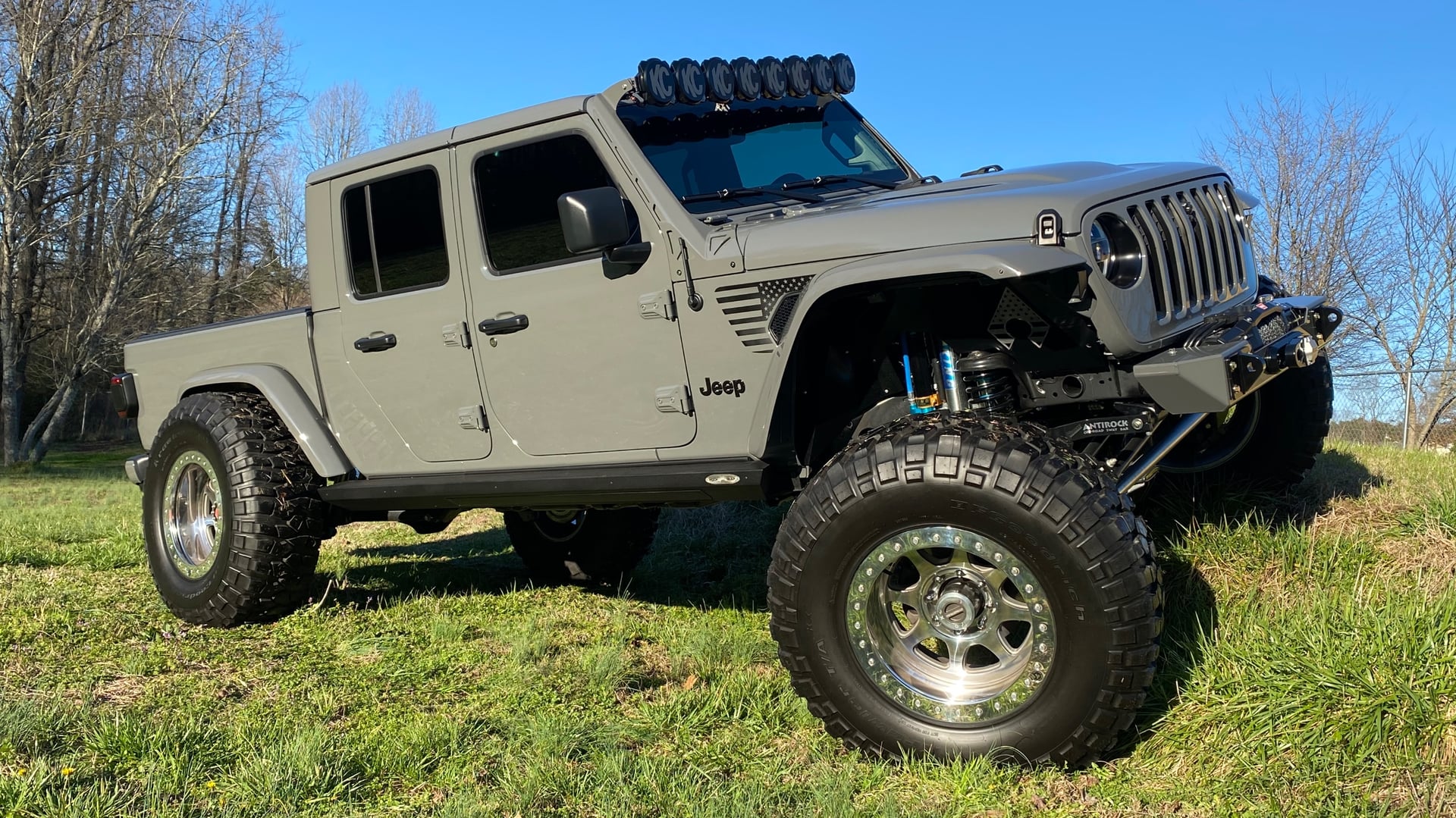 Project Irwin, a white 2020 Jeep Gladiator JT on 42-inch tires, photo 13 of 27